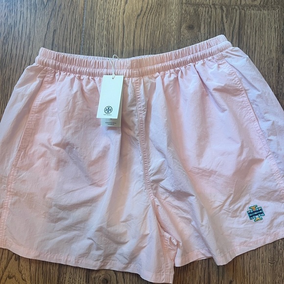Tory Burch Women's US  L Camp Performance Nylon Relaxed Shorts Tory Pink - Picture 3 of 8